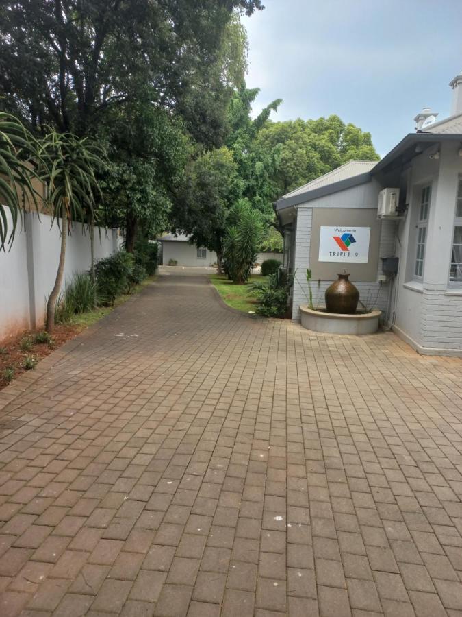 Triple9 Hatfield Guesthouse Pretoria-Noord Exteriér fotografie