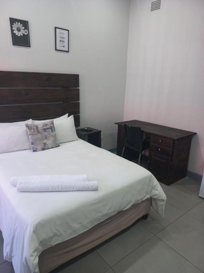 Triple9 Hatfield Guesthouse Pretoria-Noord Exteriér fotografie